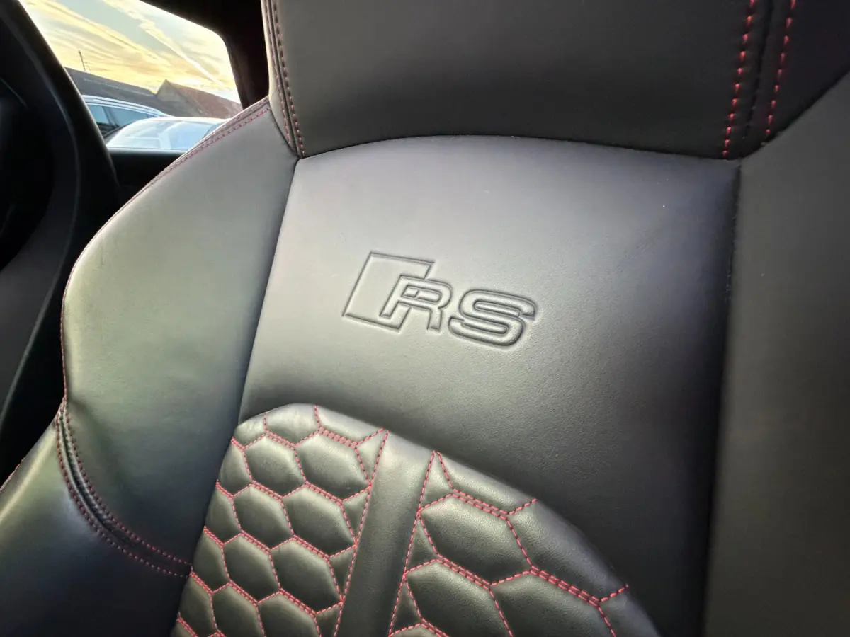 2.9 TFSI RS 4 quattro / Pano / Keramisch / ABT / Top View / Head-Up / Milltek