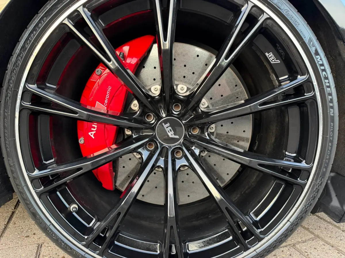 2.9 TFSI RS 4 quattro / Pano / Keramisch / ABT / Top View / Head-Up / Milltek