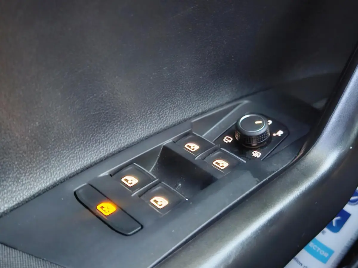 1.0 TSI R-Line Automaat Led Navi Stoelverwarming