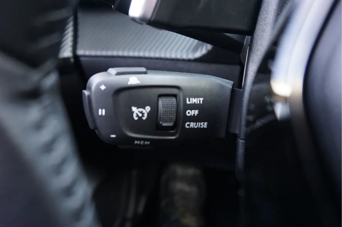 1.2 Hybrid 110 e-DCS6 Allure Cruise control adaptief/file assistent