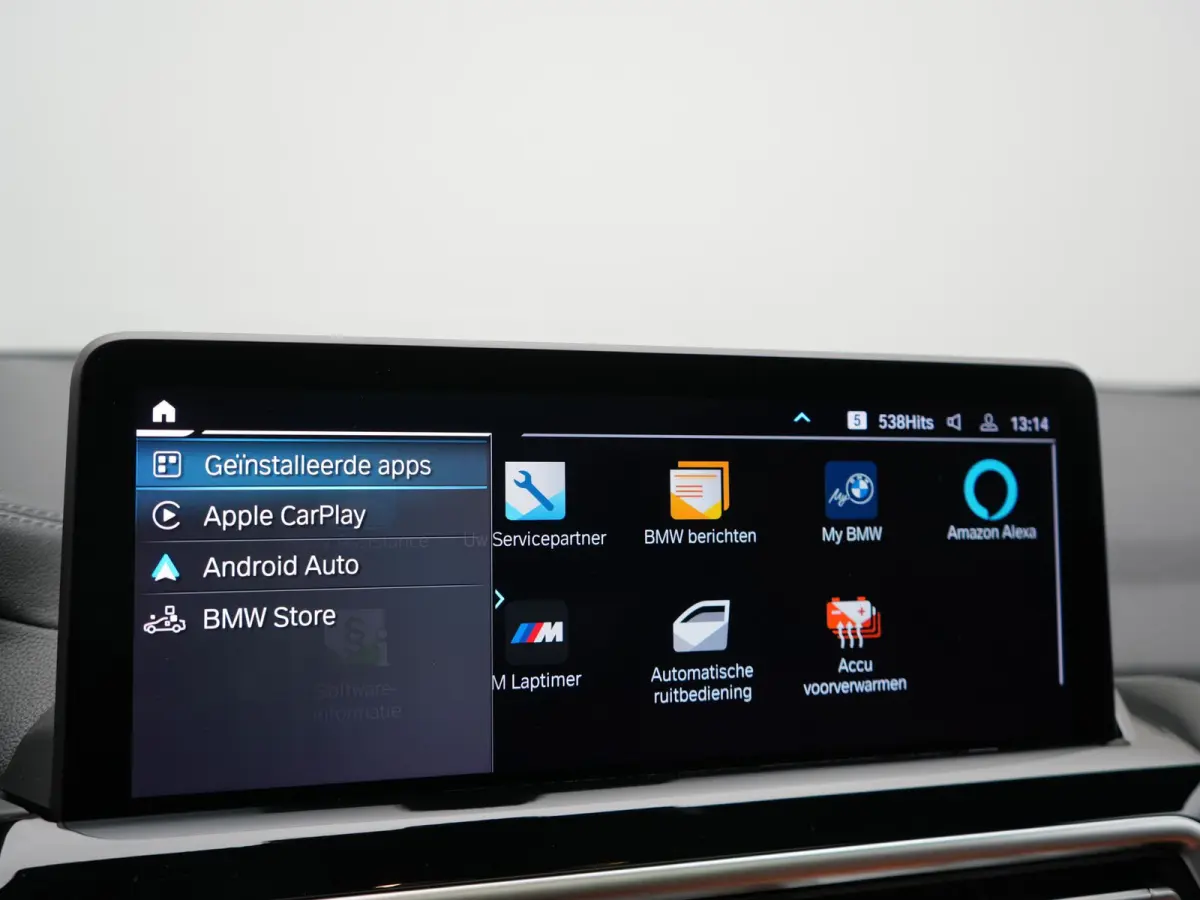 M Sport 80 kWh 286pk Dealer O.H | Panodak | Adaptive Cruise | Camera | Lederen Sportstoelen Memory & Verwarmd | Sfeerverlichting | Blis | Apple Carplay | Navigatie | DAB | 19"L.M
