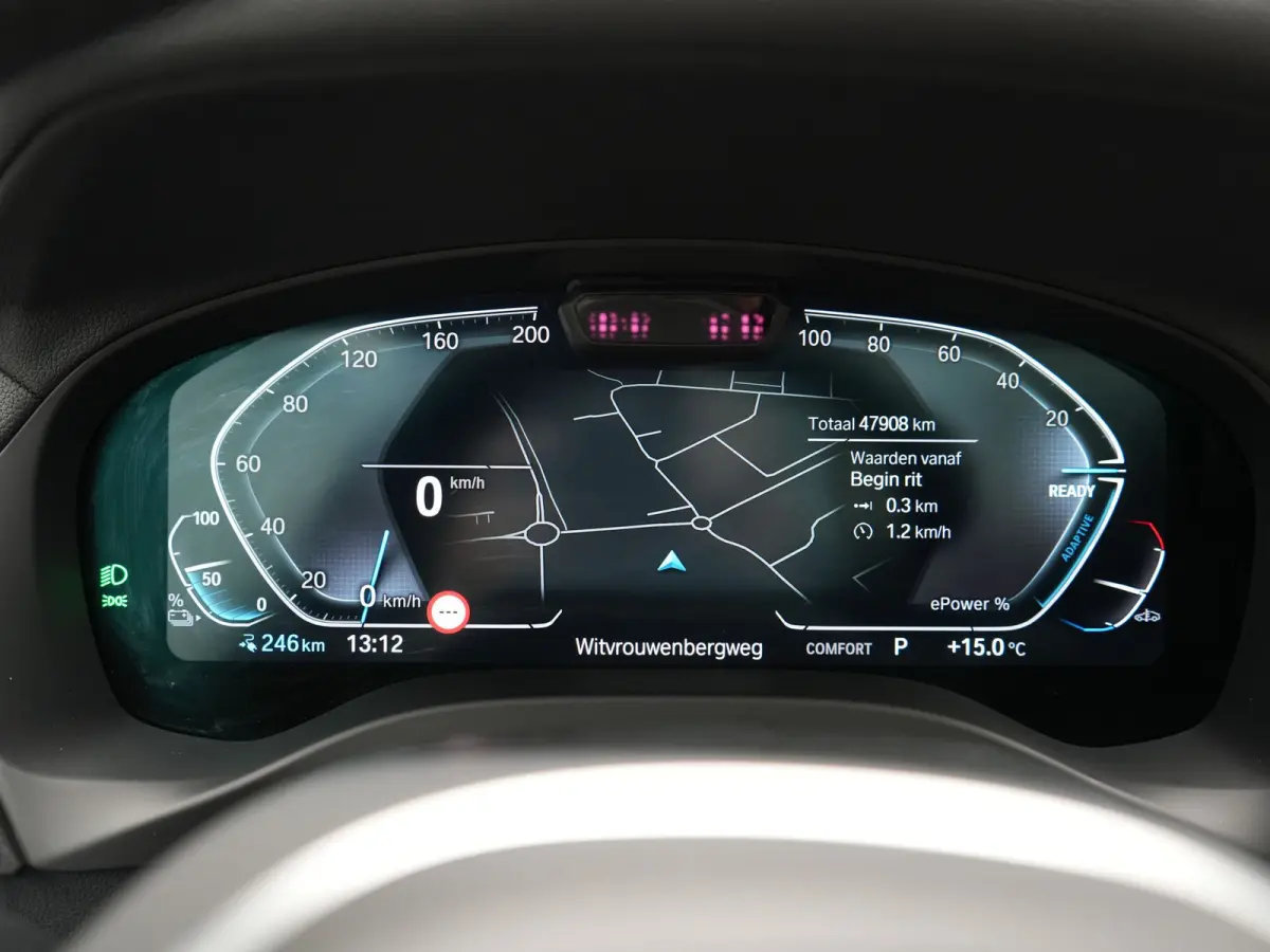 M Sport 80 kWh 286pk Dealer O.H | Panodak | Adaptive Cruise | Camera | Lederen Sportstoelen Memory & Verwarmd | Sfeerverlichting | Blis | Apple Carplay | Navigatie | DAB | 19"L.M