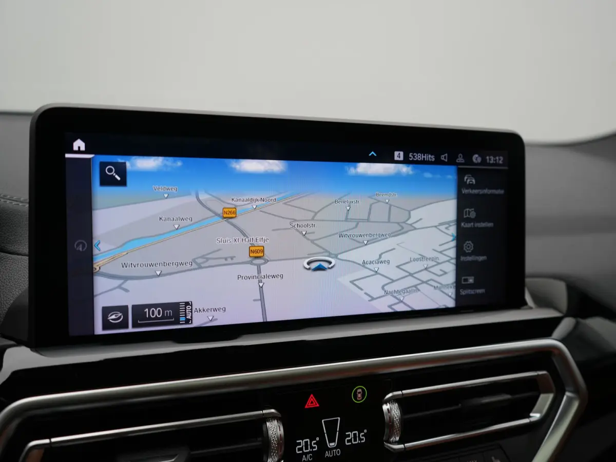 M Sport 80 kWh 286pk Dealer O.H | Panodak | Adaptive Cruise | Camera | Lederen Sportstoelen Memory & Verwarmd | Sfeerverlichting | Blis | Apple Carplay | Navigatie | DAB | 19"L.M