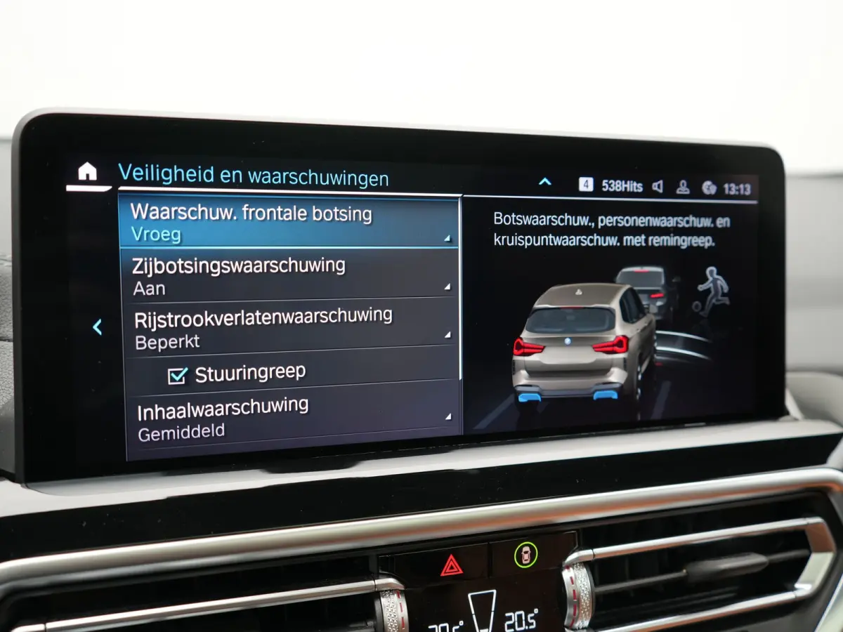 M Sport 80 kWh 286pk Dealer O.H | Panodak | Adaptive Cruise | Camera | Lederen Sportstoelen Memory & Verwarmd | Sfeerverlichting | Blis | Apple Carplay | Navigatie | DAB | 19"L.M
