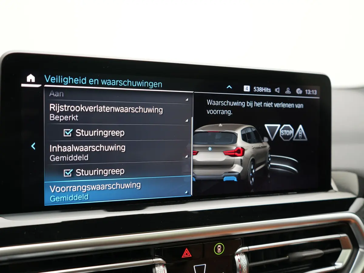 M Sport 80 kWh 286pk Dealer O.H | Panodak | Adaptive Cruise | Camera | Lederen Sportstoelen Memory & Verwarmd | Sfeerverlichting | Blis | Apple Carplay | Navigatie | DAB | 19"L.M