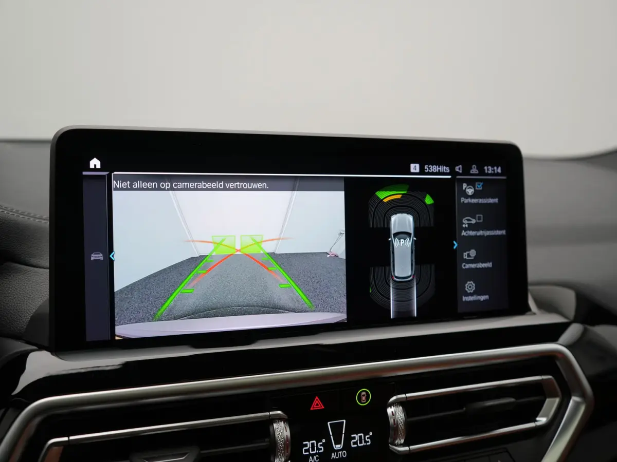 M Sport 80 kWh 286pk Dealer O.H | Panodak | Adaptive Cruise | Camera | Lederen Sportstoelen Memory & Verwarmd | Sfeerverlichting | Blis | Apple Carplay | Navigatie | DAB | 19"L.M