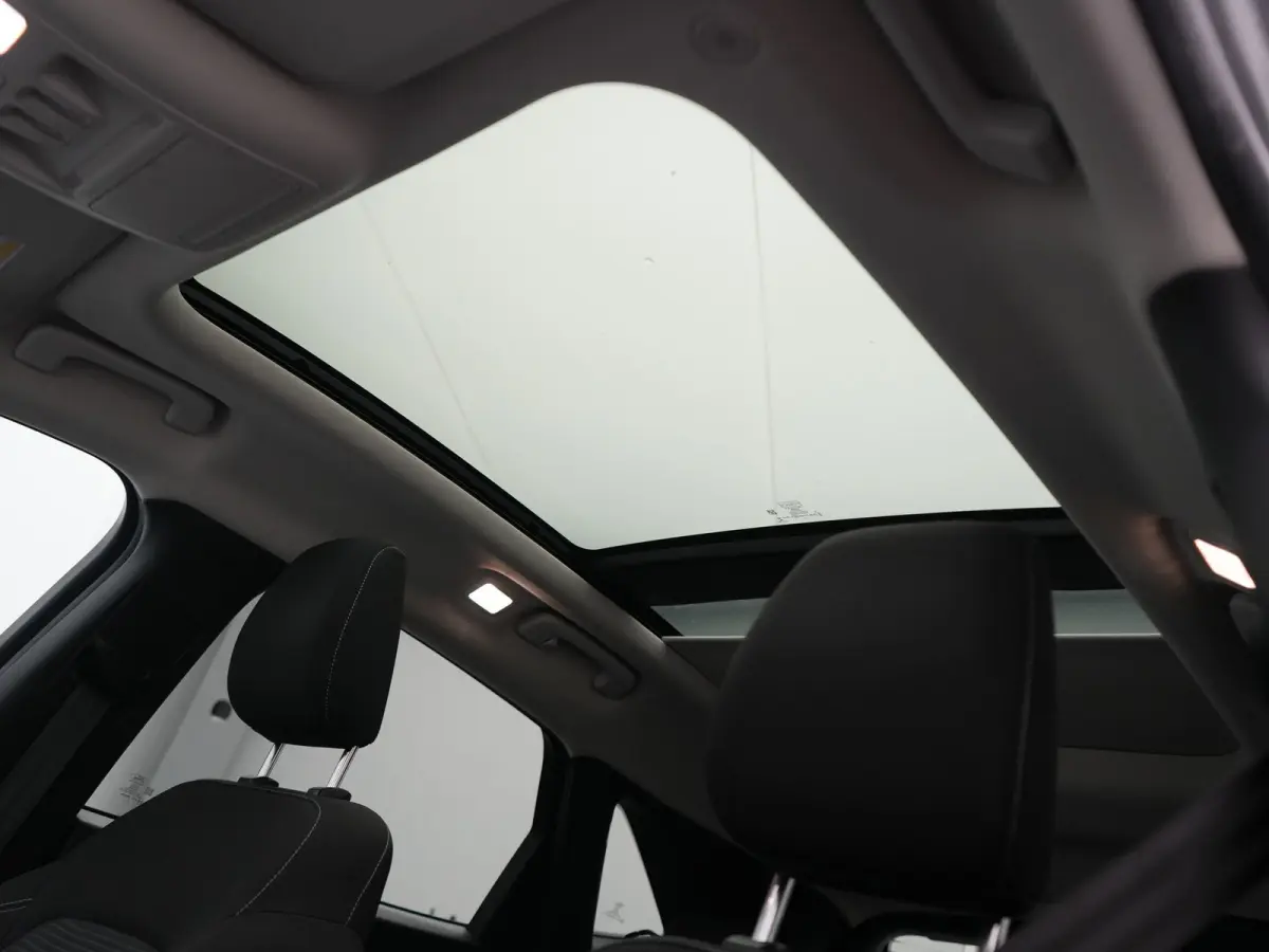 2.5 PHEV Titanium 225pk Dealer O.H. | Trekhaak Afn. | Panodak | Camera | Stoelen & Stuur Verwarmd | Apple Carplay | Keyless | Virtual | Cruise Control | Navigatie | DAB | Plug In Hybrid |