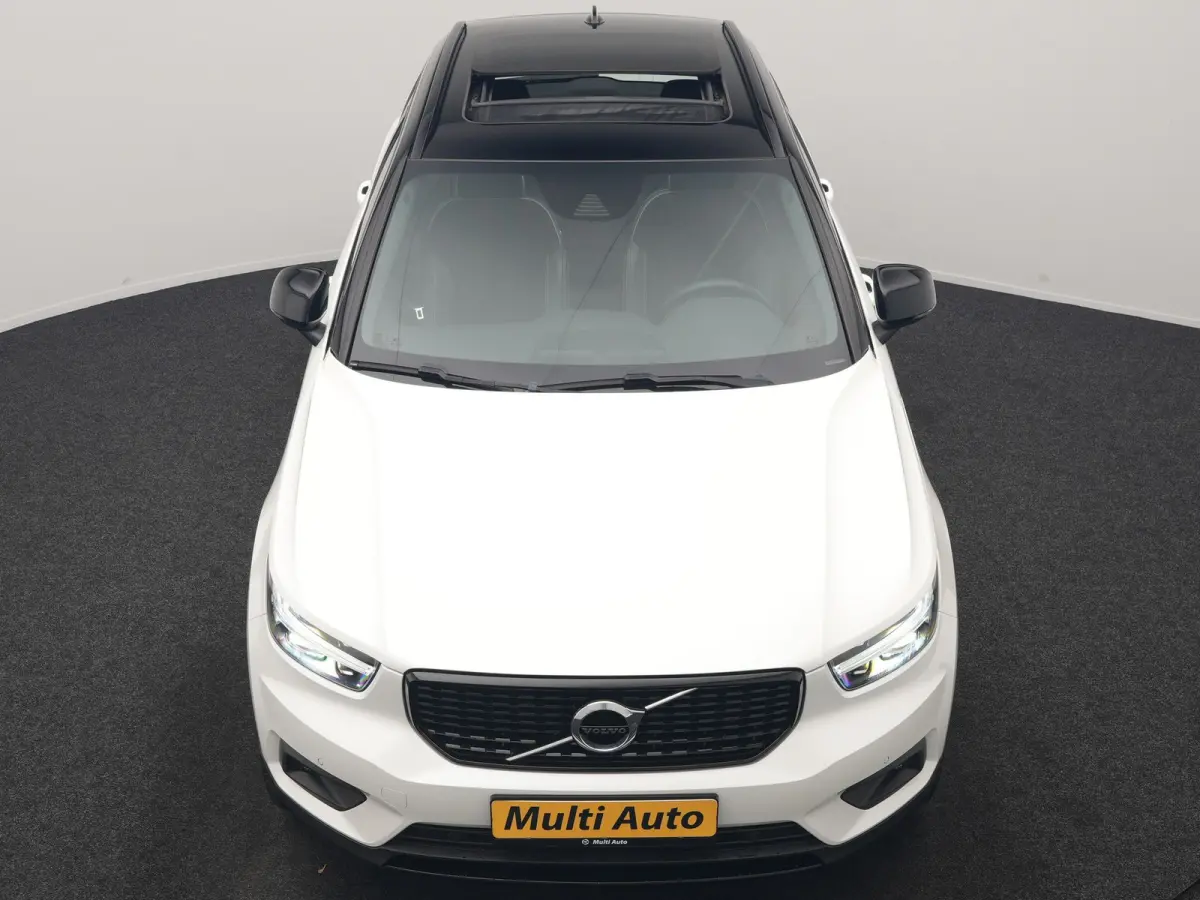 T5 R-Design PHEV 262pk | Panodak | Adaptive Cruise | Camera | Alcantara Sportstoelen Memory & Verwarmd | Stuur Verwarmd | Keyless | BLIS | Apple Carplay | Navigatie | DAB | 20"L.M | Plug in 