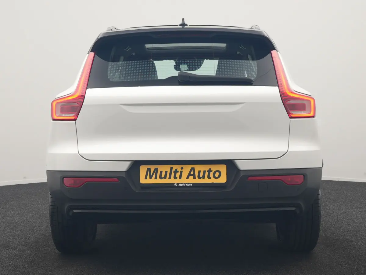 T5 R-Design PHEV 262pk | Panodak | Adaptive Cruise | Camera | Alcantara Sportstoelen Memory & Verwarmd | Stuur Verwarmd | Keyless | BLIS | Apple Carplay | Navigatie | DAB | 20"L.M | Plug in 