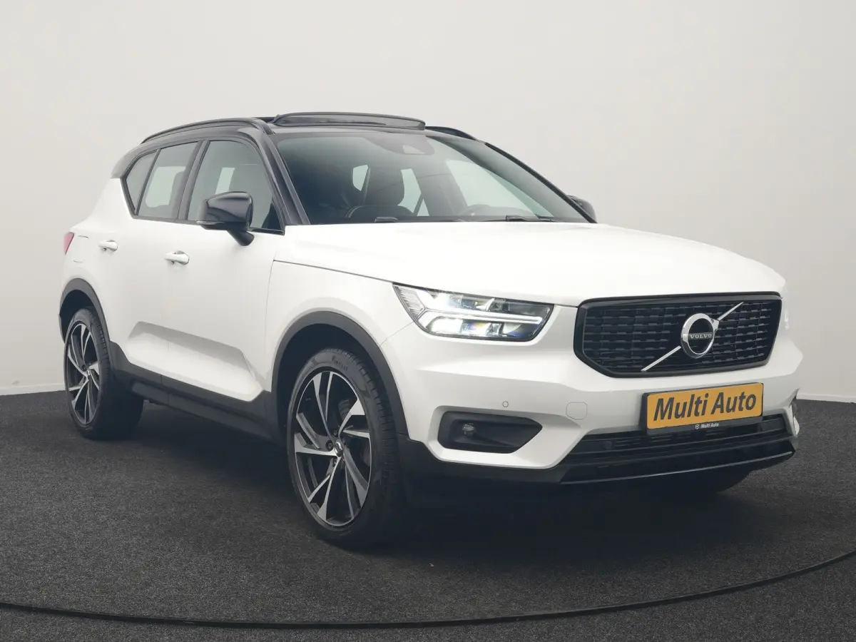T5 R-Design PHEV 262pk | Panodak | Adaptive Cruise | Camera | Alcantara Sportstoelen Memory & Verwarmd | Stuur Verwarmd | Keyless | BLIS | Apple Carplay | Navigatie | DAB | 20"L.M | Plug in 