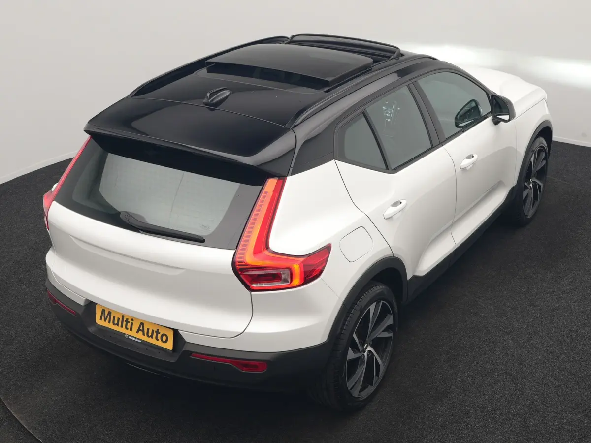 T5 R-Design PHEV 262pk | Panodak | Adaptive Cruise | Camera | Alcantara Sportstoelen Memory & Verwarmd | Stuur Verwarmd | Keyless | BLIS | Apple Carplay | Navigatie | DAB | 20"L.M | Plug in 
