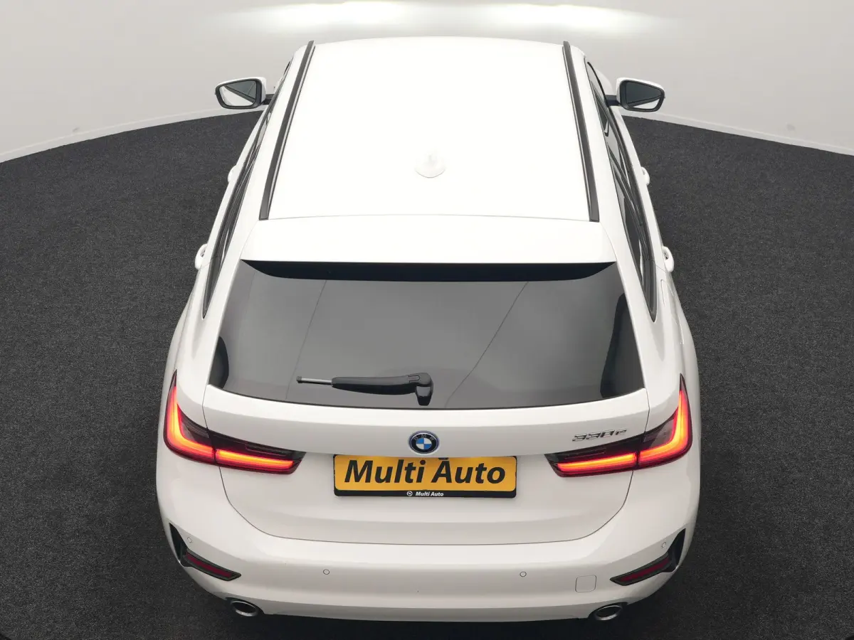 330e Sportline PHEV 293pk | Trekhaak Af Fabriek | Adaptive Cruise | Head Up | 360 Camera | Lederen Sportstoelen Verwarmd | BLIS | Apple Carplay | Navigatie | DAB | Plug In Hybrid |