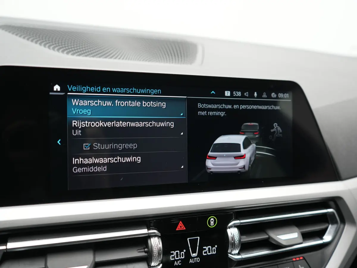 330e Sportline PHEV 293pk | Trekhaak Af Fabriek | Adaptive Cruise | Head Up | 360 Camera | Lederen Sportstoelen Verwarmd | BLIS | Apple Carplay | Navigatie | DAB | Plug In Hybrid |