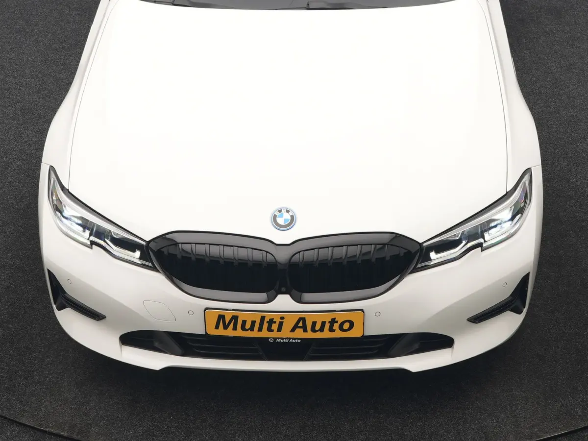 330e Sportline PHEV 293pk | Trekhaak Af Fabriek | Adaptive Cruise | Head Up | 360 Camera | Lederen Sportstoelen Verwarmd | BLIS | Apple Carplay | Navigatie | DAB | Plug In Hybrid |