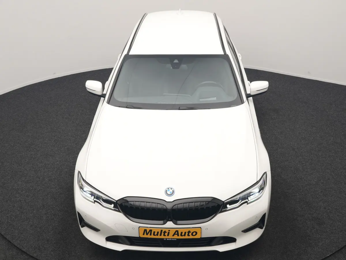 330e Sportline PHEV 293pk | Trekhaak Af Fabriek | Adaptive Cruise | Head Up | 360 Camera | Lederen Sportstoelen Verwarmd | BLIS | Apple Carplay | Navigatie | DAB | Plug In Hybrid |