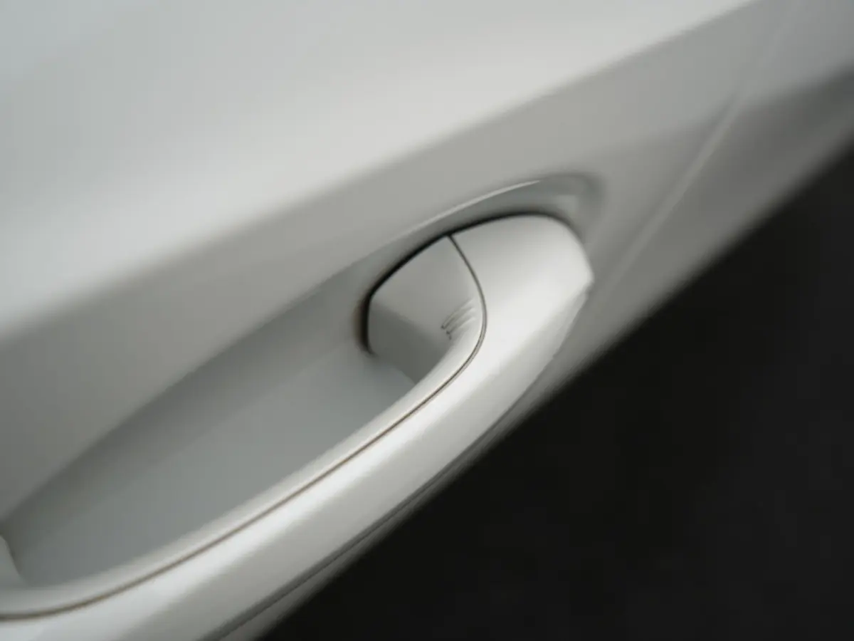 330e M Sport PHEV 293pk Dealer O.H. | Panodak | Laser LED | Head Up | Adaptief Onderstel | Camera | Lederen Sportstoelen & Stuur Verwarmd | Sfeerverlichting | Keyless | BLIS | Apple Carplay 