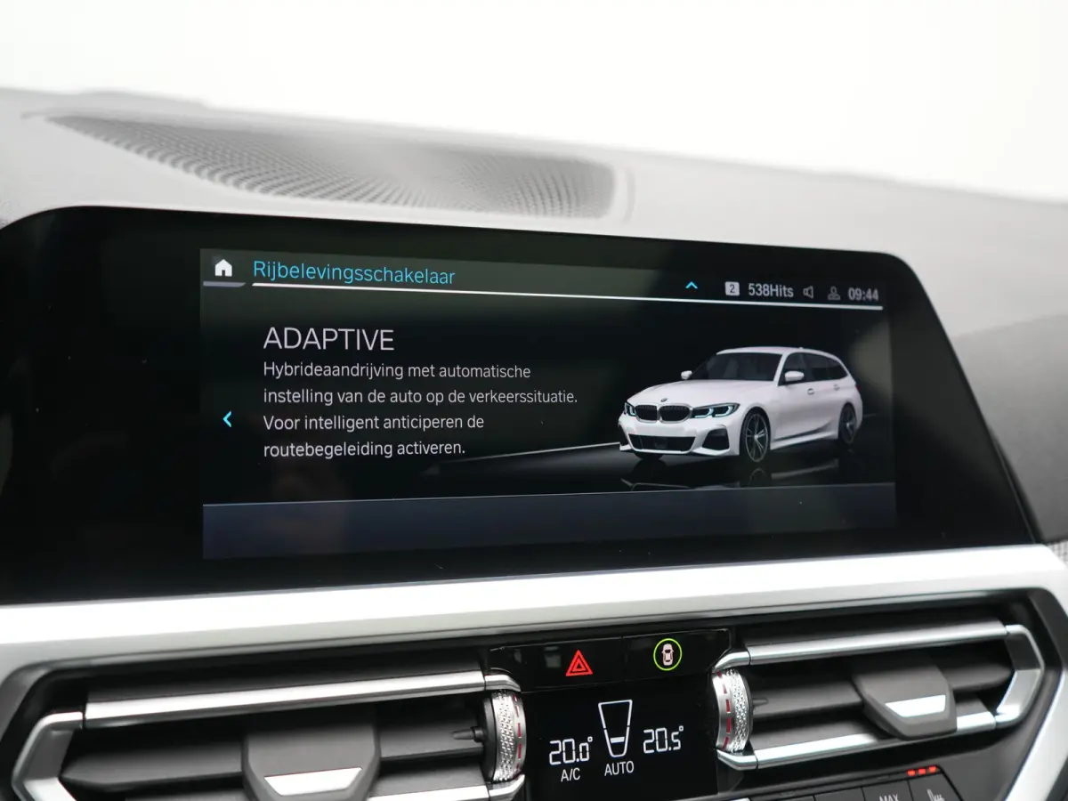 330e M Sport PHEV 293pk Dealer O.H. | Panodak | Laser LED | Head Up | Adaptief Onderstel | Camera | Lederen Sportstoelen & Stuur Verwarmd | Sfeerverlichting | Keyless | BLIS | Apple Carplay 