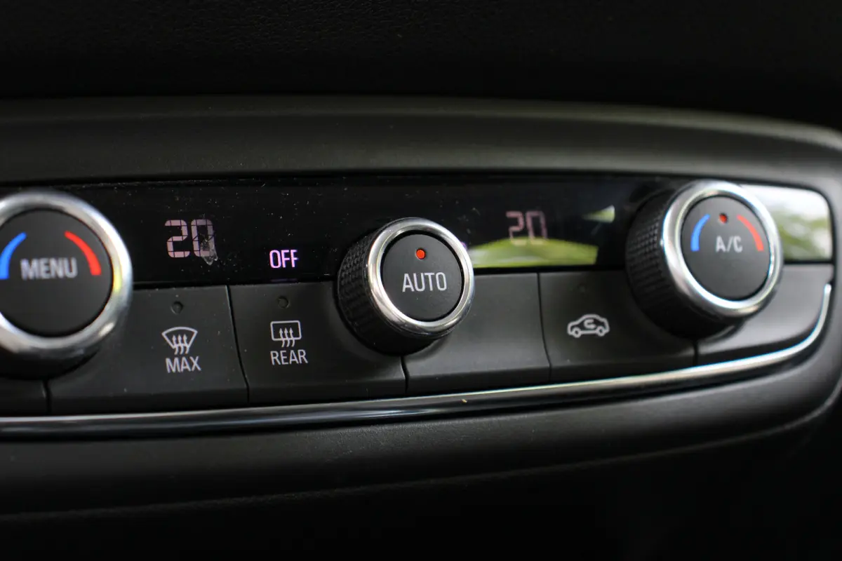 1.2 Turbo 110pk Innovation | NL-AUTO! | 1E EIGENAAR! | CRUISE | PARK SENS | APPLE CARPLAY/ANDROID AUTO | LED | CLIMA