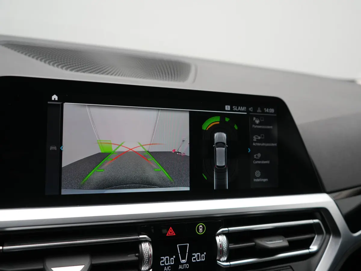 330e Sportline PHEV 293pk Dealer O.H | Trekhaak Af Fabriek | Camera | Cruise Control | Lederen Sportstoelen Verwarmd | Apple Carplay | Virtual | Navigatie | Sfeerverlichting | DAB | 17"L.M |
