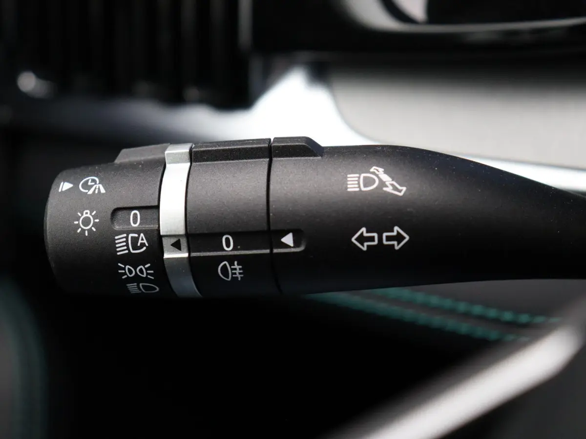 1.5 DM-i FWD Comfort | 26.6 KWh Accu | 125km WLPT |  Panoramadak | Head-Up Display |
