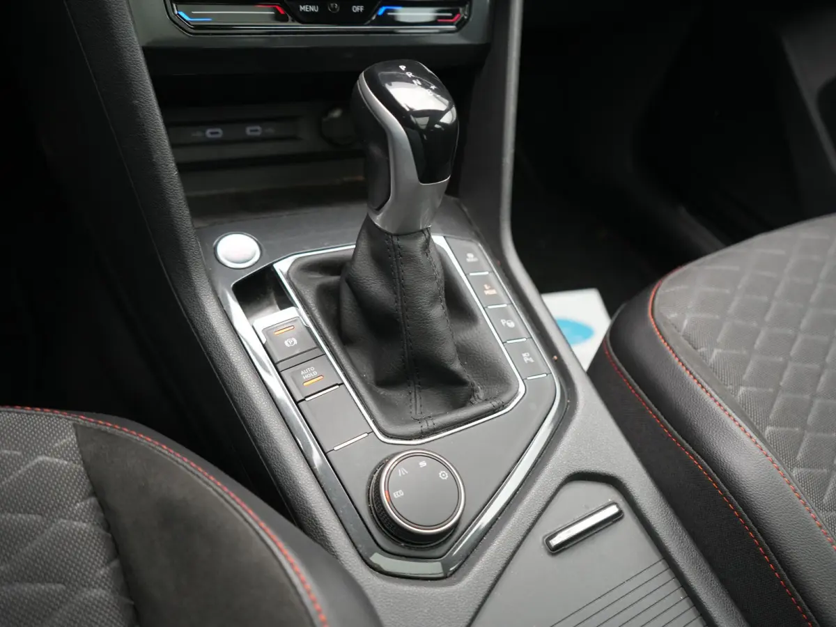 1.4 TSI e-Hybrid PHEV FR Business Intense 245pk Dealer O.H | Trekhaak Af Fabriek | Panodak | Adaptive Cruise | 360 Camera | Sportstoelen Memory & Verwarmd | Keyless | Blis | Stuur Verwarmd |