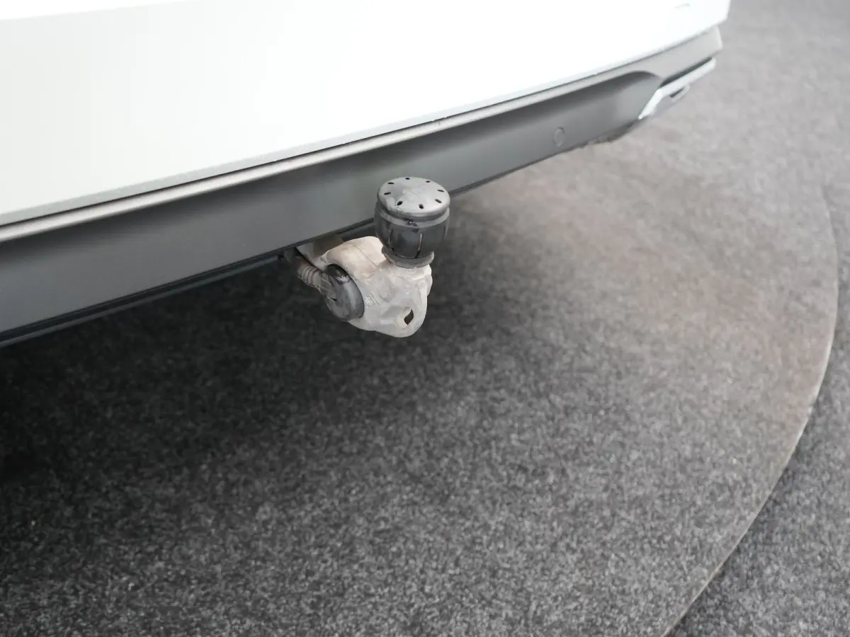 1.4 TSI e-Hybrid PHEV FR Business Intense 245pk Dealer O.H | Trekhaak Af Fabriek | Panodak | Adaptive Cruise | 360 Camera | Sportstoelen Memory & Verwarmd | Keyless | Blis | Stuur Verwarmd |