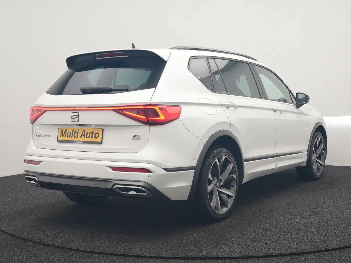 1.4 TSI e-Hybrid PHEV FR Business Intense 245pk Dealer O.H | Trekhaak Af Fabriek | Panodak | Adaptive Cruise | 360 Camera | Sportstoelen Memory & Verwarmd | Keyless | Blis | Stuur Verwarmd |