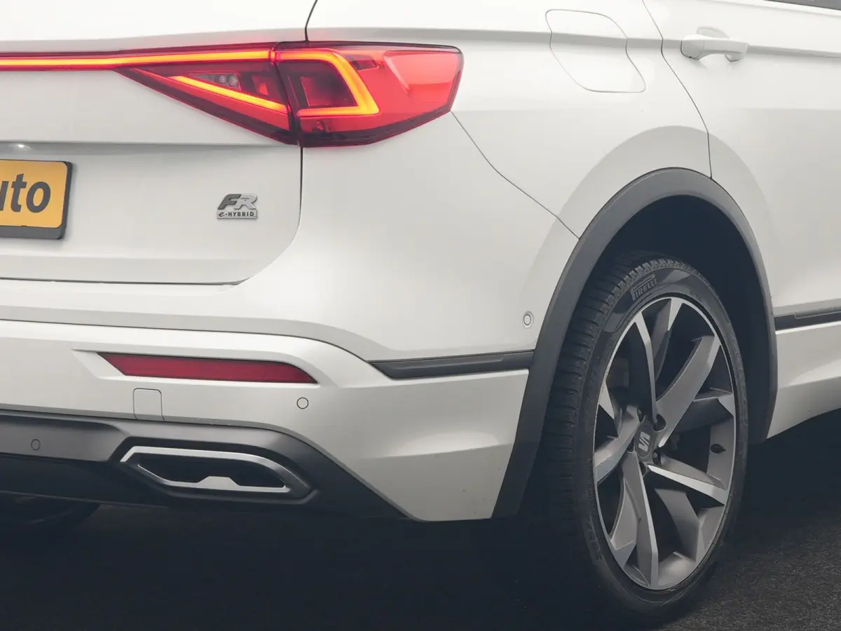 1.4 TSI e-Hybrid PHEV FR Business Intense 245pk Dealer O.H | Trekhaak Af Fabriek | Panodak | Adaptive Cruise | 360 Camera | Sportstoelen Memory & Verwarmd | Keyless | Blis | Stuur Verwarmd |