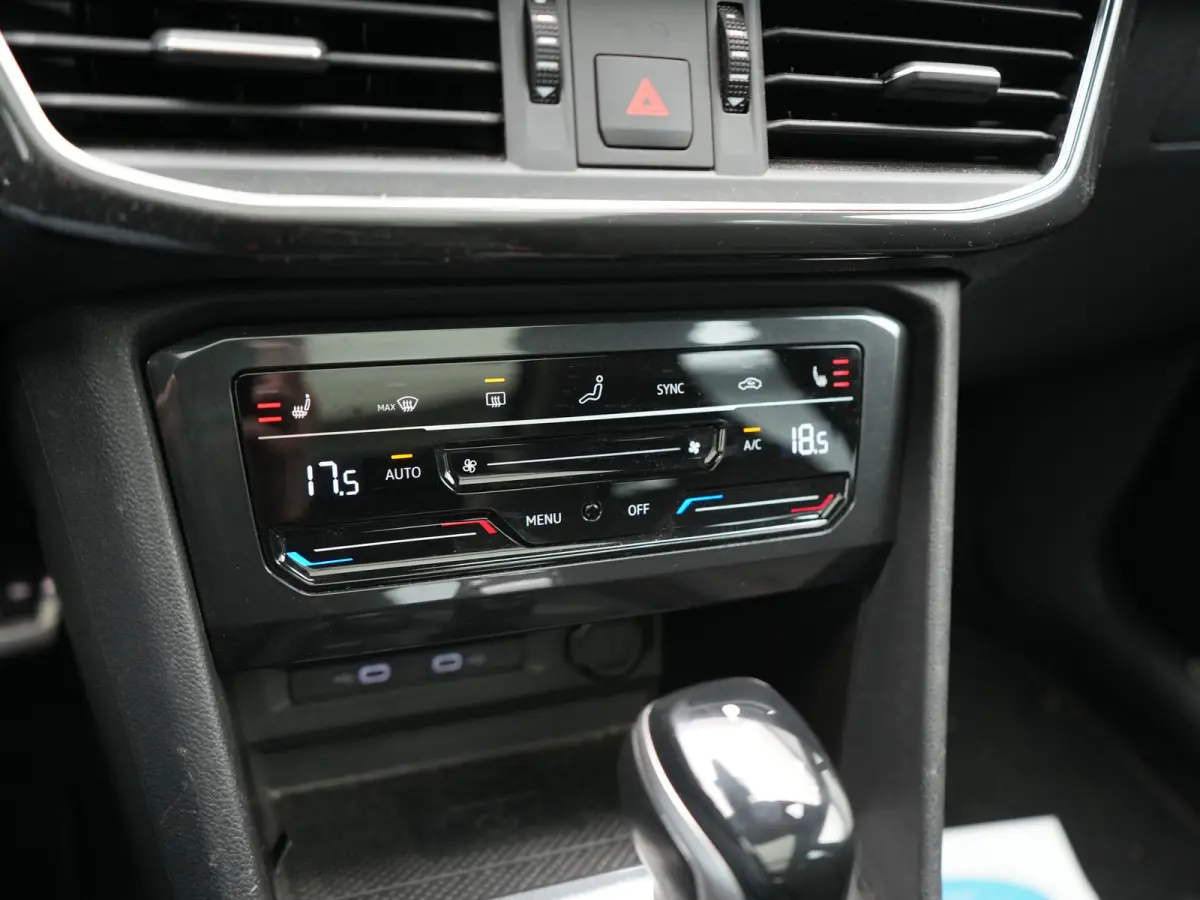 1.4 TSI e-Hybrid PHEV FR Business Intense 245pk Dealer O.H | Trekhaak Af Fabriek | Panodak | Adaptive Cruise | 360 Camera | Sportstoelen Memory & Verwarmd | Keyless | Blis | Stuur Verwarmd |