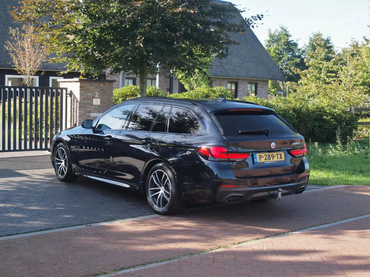 530e Business Edition Plus | M-Pakket | Panoramadak | Trekhaak | Camera | Sfeerverlichting | NL-Auto |