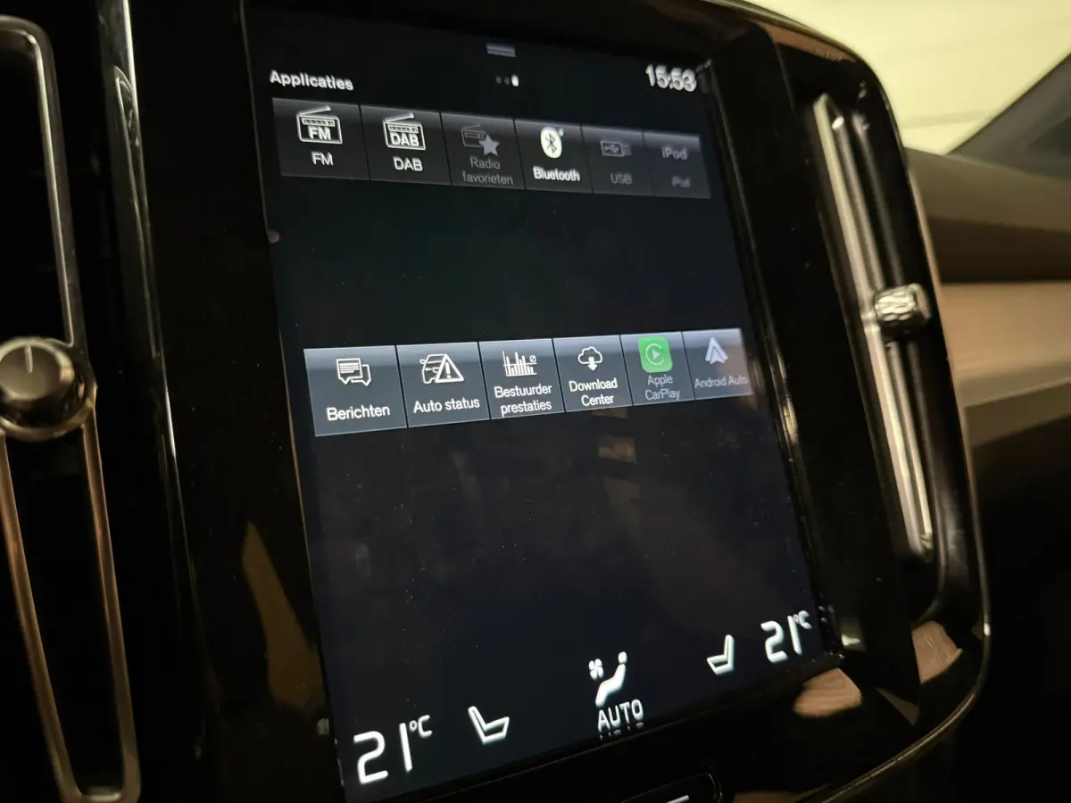 T4 R-Design T4 Recharge R-Design | Bestuurdersstoel elektrisch geheugen | Adaptieve Cruise Control | Stoel en Stuurwielverwarming | Parkeercamera | Standkachel met Volvo On Call App | Pilot 