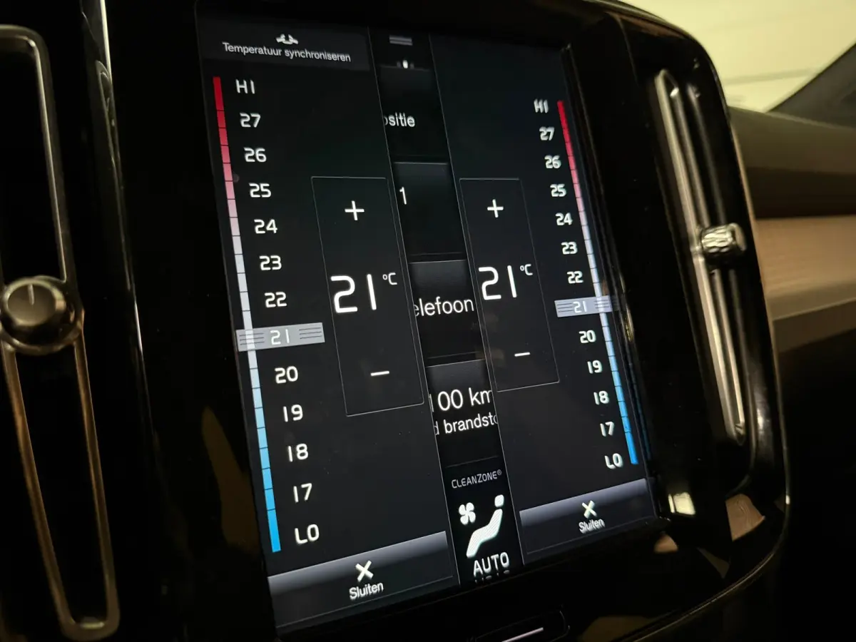T4 R-Design T4 Recharge R-Design | Bestuurdersstoel elektrisch geheugen | Adaptieve Cruise Control | Stoel en Stuurwielverwarming | Parkeercamera | Standkachel met Volvo On Call App | Pilot 