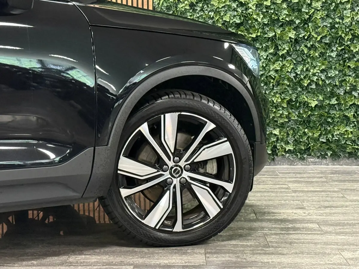 T4 R-Design T4 Recharge R-Design | Bestuurdersstoel elektrisch geheugen | Adaptieve Cruise Control | Stoel en Stuurwielverwarming | Parkeercamera | Standkachel met Volvo On Call App | Pilot 
