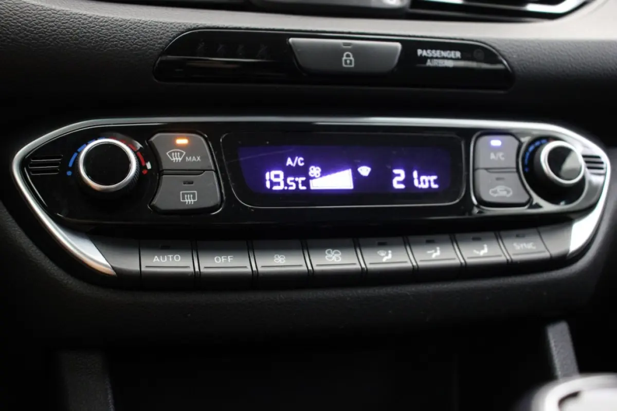 1.0 T-GDi MHEV Comfort Smart - Carplay, Camera, Cruise, Clima