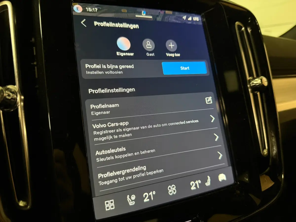 B4 Plus Dark | Schuifdak | Trekhaak | Harman Kardon | Adaptieve Cruise Control | Bestuurdersstoel elektrisch geheugen | Stoel en Stuurwielverwarming | Parkeercamera | 18 Inch | Passagierssto