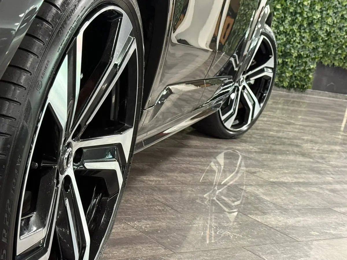 T8 AWD Recharge Ultra Dark | Vol! | Luchtvering | Stoelventilatie | Trekhaak | 360 Camera | Head-Up Display | Stoelmassage | 455pk | Harman Kardon | Adaptieve Cruise Control | Stoelverwarmin