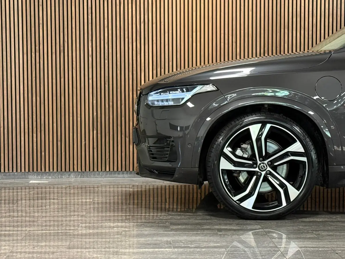 T8 AWD Recharge Ultra Dark | Vol! | Luchtvering | Stoelventilatie | Trekhaak | 360 Camera | Head-Up Display | Stoelmassage | 455pk | Harman Kardon | Adaptieve Cruise Control | Stoelverwarmin