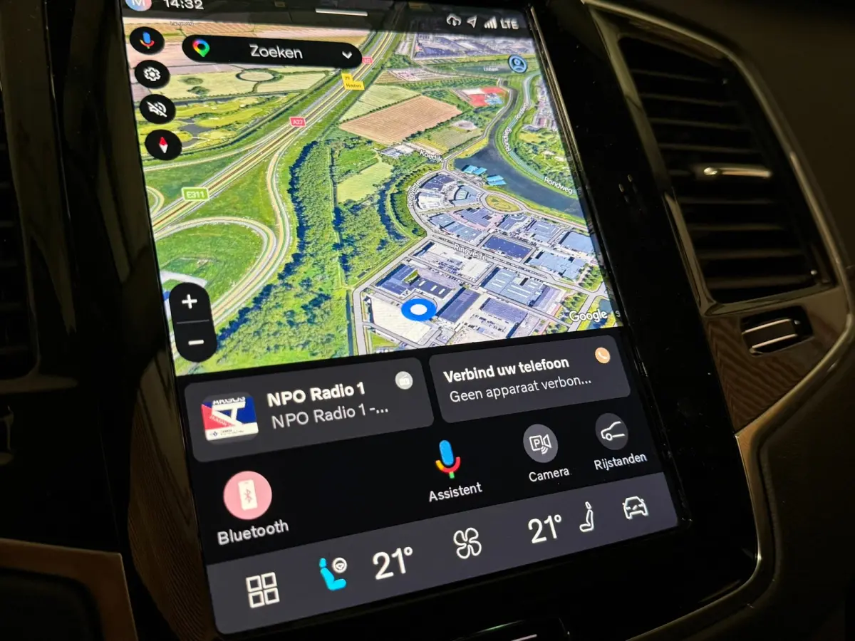 T8 AWD Recharge Ultra Dark | Vol! | Luchtvering | Stoelventilatie | Trekhaak | 360 Camera | Head-Up Display | Stoelmassage | 455pk | Harman Kardon | Adaptieve Cruise Control | Stoelverwarmin