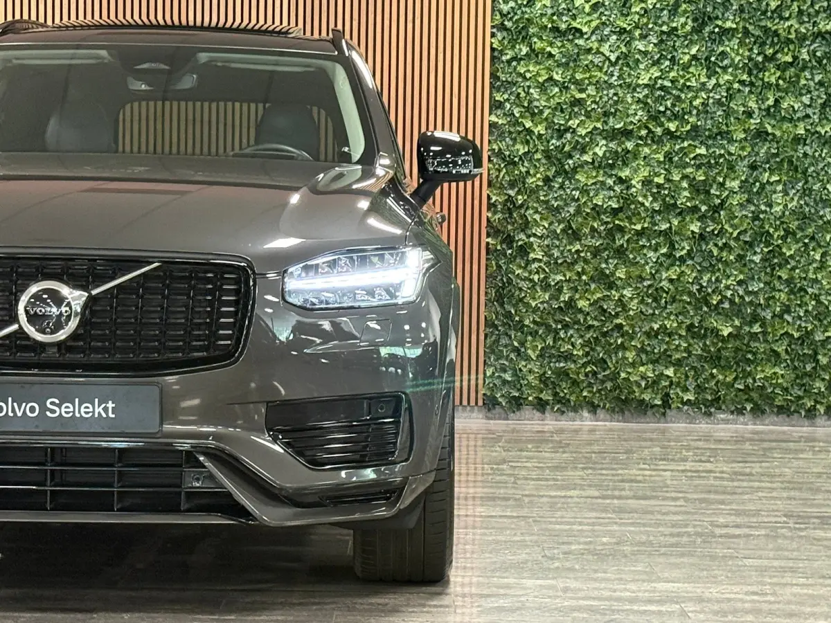 T8 AWD Recharge Ultra Dark | Vol! | Luchtvering | Stoelventilatie | Trekhaak | 360 Camera | Head-Up Display | Stoelmassage | 455pk | Harman Kardon | Adaptieve Cruise Control | Stoelverwarmin