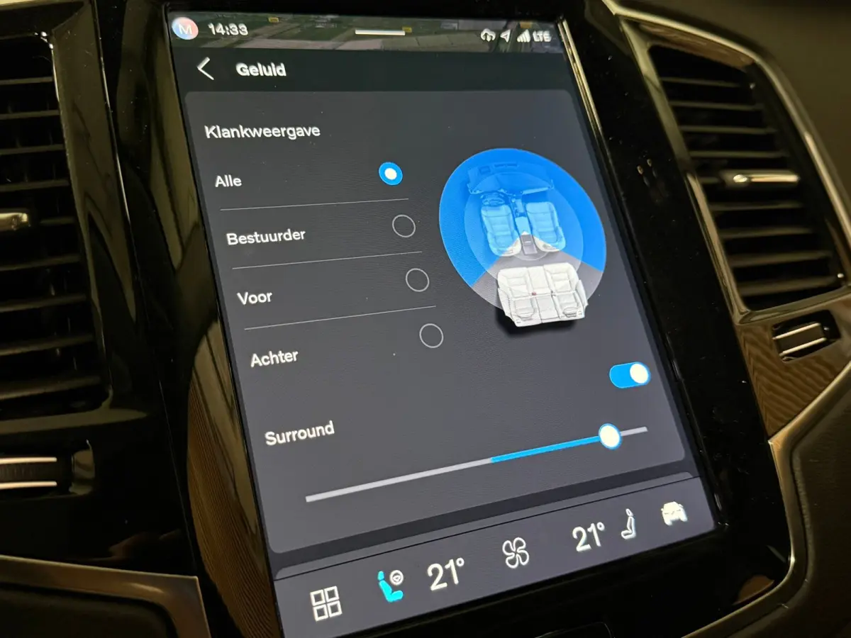 T8 AWD Recharge Ultra Dark | Vol! | Luchtvering | Stoelventilatie | Trekhaak | 360 Camera | Head-Up Display | Stoelmassage | 455pk | Harman Kardon | Adaptieve Cruise Control | Stoelverwarmin