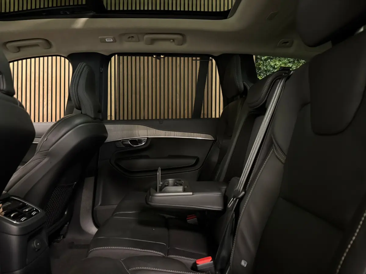 T8 AWD Recharge Ultra Dark | Vol! | Luchtvering | Stoelventilatie | Trekhaak | 360 Camera | Head-Up Display | Stoelmassage | 455pk | Harman Kardon | Adaptieve Cruise Control | Stoelverwarmin