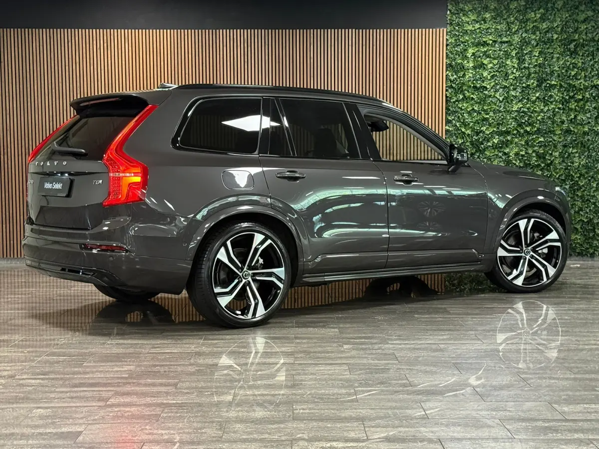 T8 AWD Recharge Ultra Dark | Vol! | Luchtvering | Stoelventilatie | Trekhaak | 360 Camera | Head-Up Display | Stoelmassage | 455pk | Harman Kardon | Adaptieve Cruise Control | Stoelverwarmin