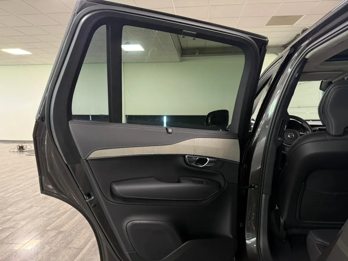 T8 AWD Recharge Ultra Dark | Vol! | Luchtvering | Stoelventilatie | Trekhaak | 360 Camera | Head-Up Display | Stoelmassage | 455pk | Harman Kardon | Adaptieve Cruise Control | Stoelverwarmin