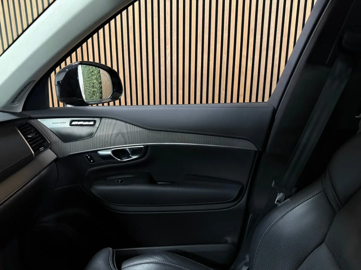 T8 AWD Recharge Ultra Dark | Vol! | Luchtvering | Stoelventilatie | Trekhaak | 360 Camera | Head-Up Display | Stoelmassage | 455pk | Harman Kardon | Adaptieve Cruise Control | Stoelverwarmin