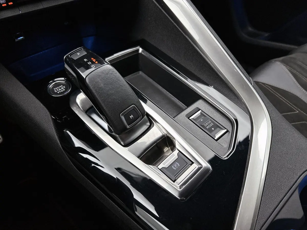 SUV GT Pack Business 130pk Automaat | 7 Zitplaatsen | Navigatie | 360° Camera | FOCAL Premium HiFi | Full Led koplampen | Adaptieve Cruise Control | Handsfree achterklep | Leder/Alcantara |
