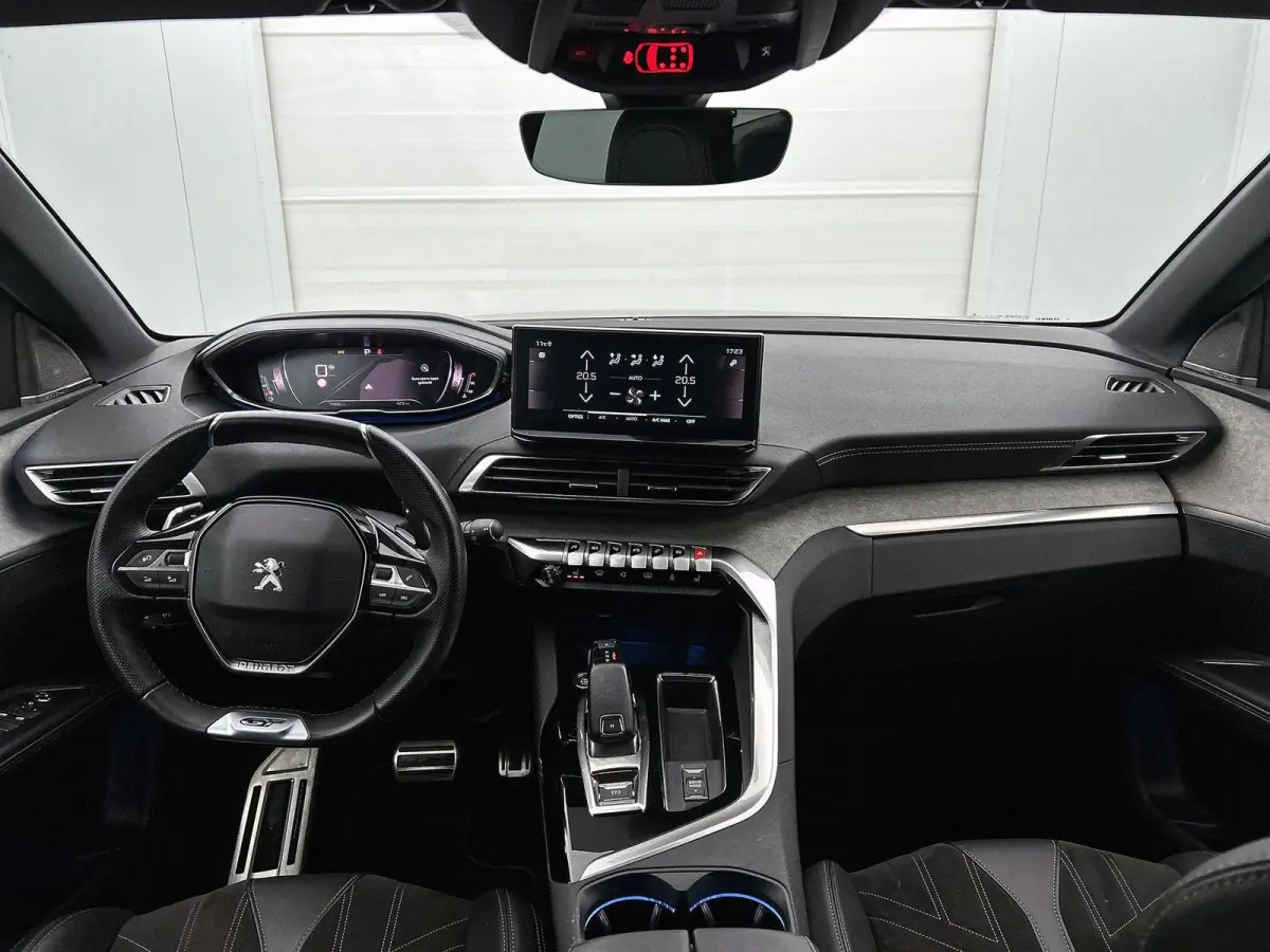 SUV GT Pack Business 130pk Automaat | 7 Zitplaatsen | Navigatie | 360° Camera | FOCAL Premium HiFi | Full Led koplampen | Adaptieve Cruise Control | Handsfree achterklep | Leder/Alcantara |