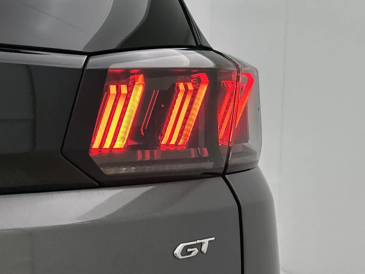 SUV GT Pack Business 130pk Automaat | 7 Zitplaatsen | Navigatie | 360° Camera | FOCAL Premium HiFi | Full Led koplampen | Adaptieve Cruise Control | Handsfree achterklep | Leder/Alcantara |