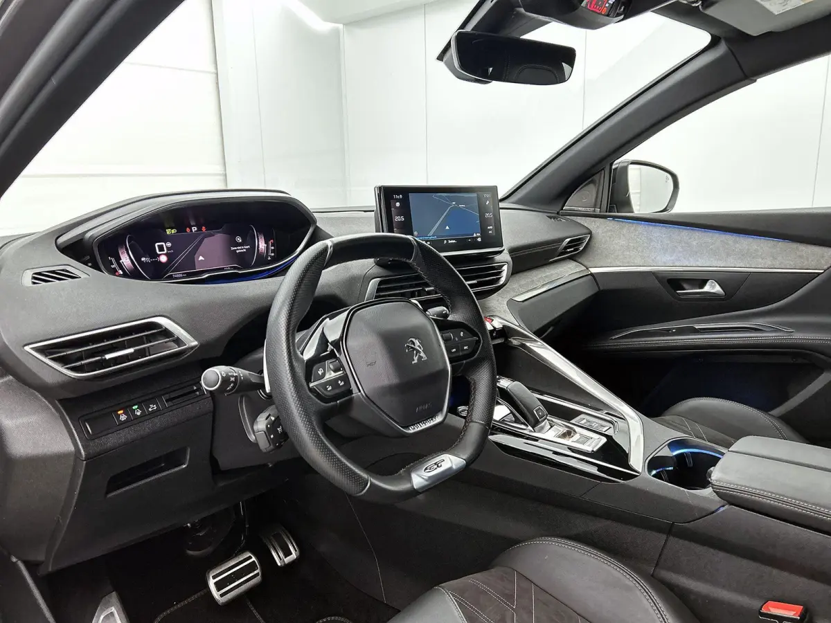 SUV GT Pack Business 130pk Automaat | 7 Zitplaatsen | Navigatie | 360° Camera | FOCAL Premium HiFi | Full Led koplampen | Adaptieve Cruise Control | Handsfree achterklep | Leder/Alcantara |