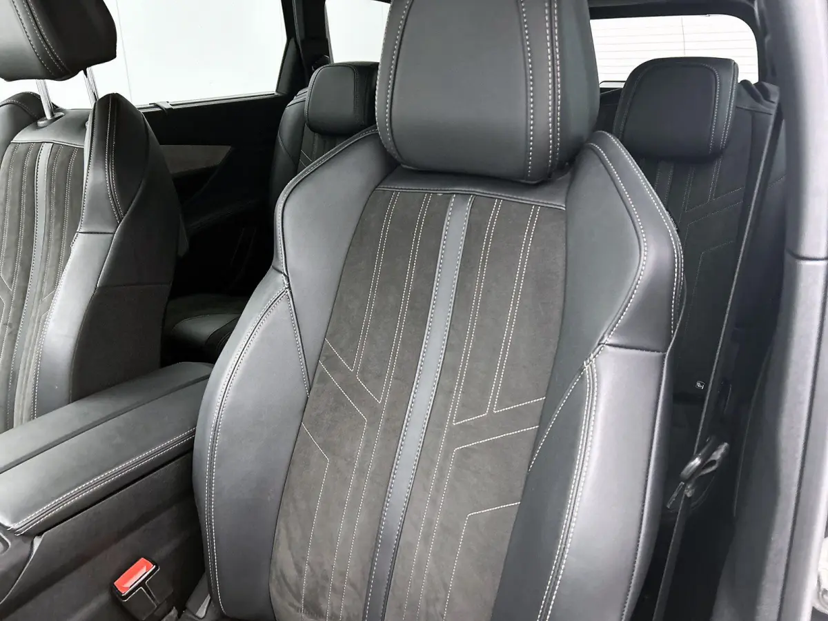 SUV GT Pack Business 130pk Automaat | 7 Zitplaatsen | Navigatie | 360° Camera | FOCAL Premium HiFi | Full Led koplampen | Adaptieve Cruise Control | Handsfree achterklep | Leder/Alcantara |