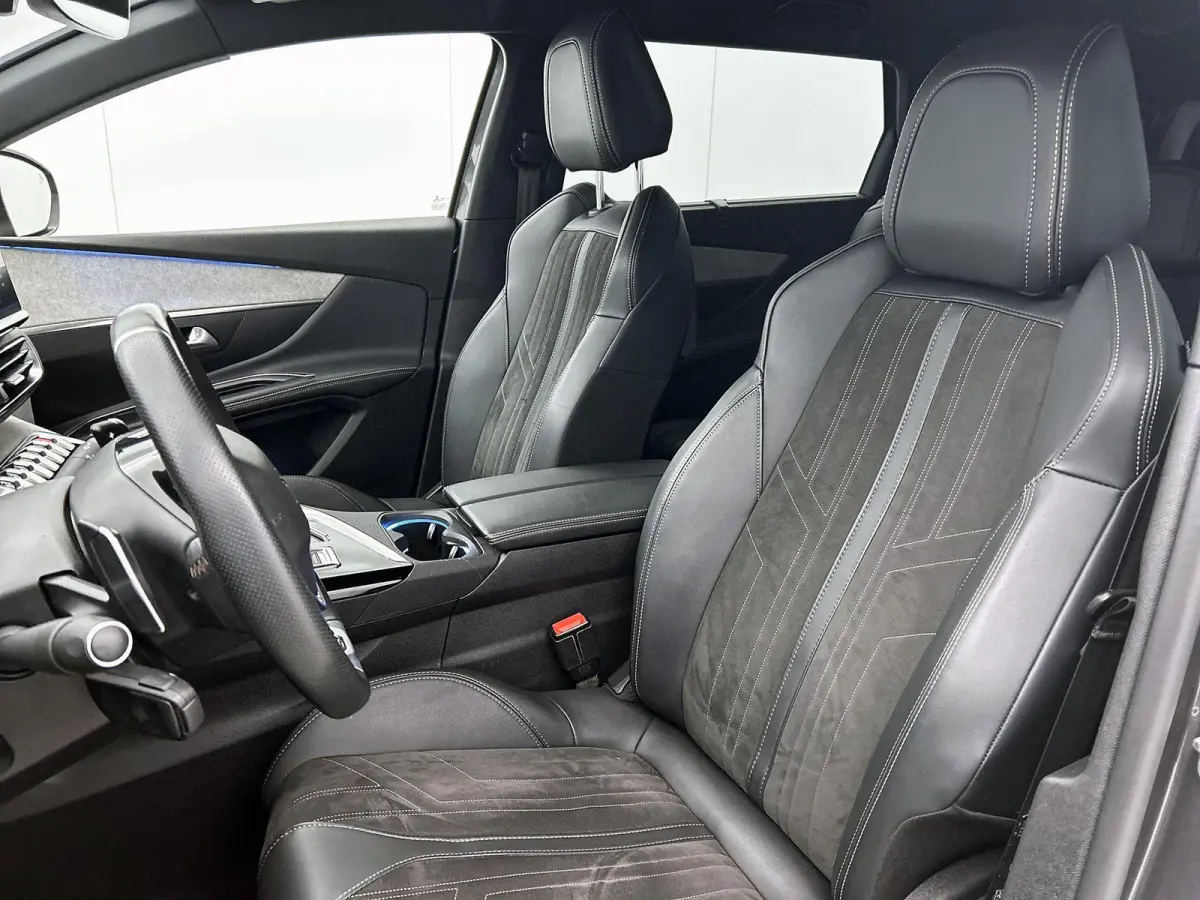 SUV GT Pack Business 130pk Automaat | 7 Zitplaatsen | Navigatie | 360° Camera | FOCAL Premium HiFi | Full Led koplampen | Adaptieve Cruise Control | Handsfree achterklep | Leder/Alcantara |